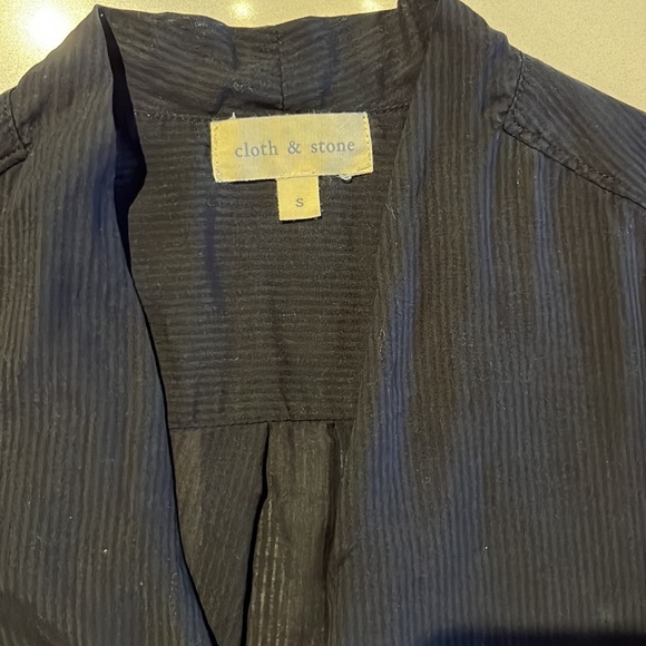 Cloth & Stone - Flowy black shirt - Picture 4 of 5